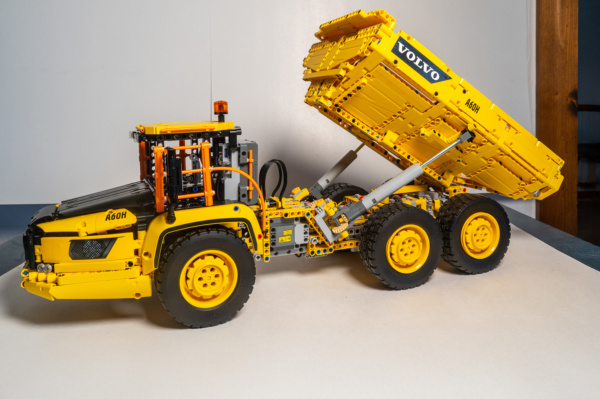 volvo rock truck 001